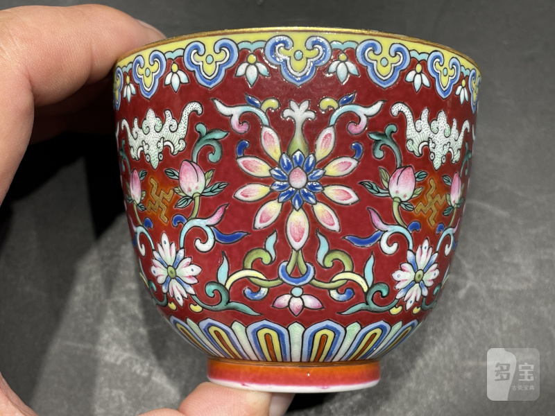 清嘉庆 胭脂地洋彩宝相花万寿纹茶圆 - 图5